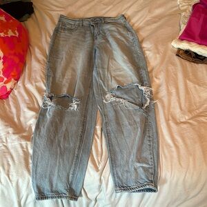 American Eagle high rise Mom jeans size 4
